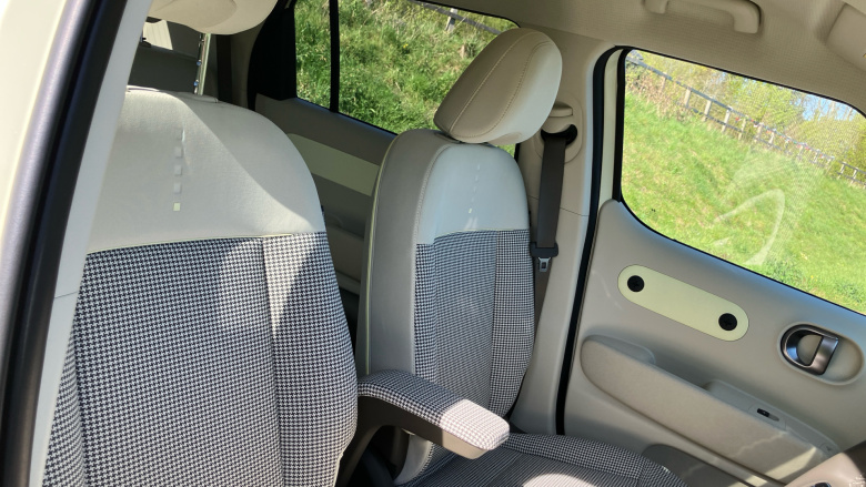 Hyundai INSTER 85kW 02 49kWh 5dr Auto Electric Hatchback